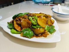 -老码头黑皮肘子锅包肉(赣水路店)