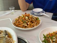 -丹水桥地锅鱼·翘嘴鲌·地方特色全鱼宴(丹江口大坝店)