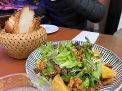 烤菠萝色拉-Golden Lily河内巴黎法越料理餐厅(建国西路店)