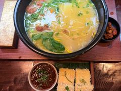 -银米·云南传统过桥米线(双廊黑金冠店)