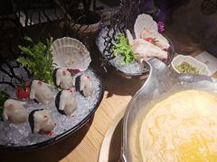 -湊湊火锅·茶憩(杭州湖滨银泰in77店)