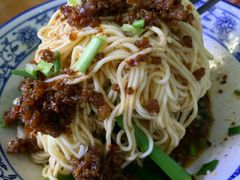 -渝之汇牛肉豌杂面