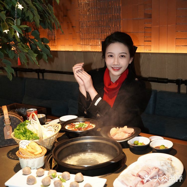 新年必和姐妹约!椰子鸡火锅局太绝啦🍲