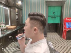 -海文先生国潮烫染男士理发馆