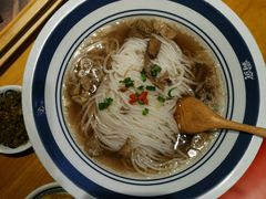 -霸蛮湖南菜·牛肉粉(荣京西街店)