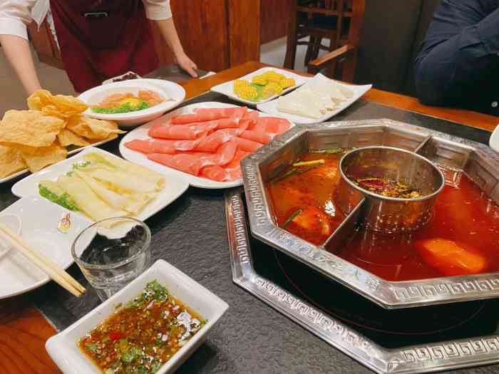 川蜀香重庆老火锅(工学院店)-"家附近最合口味的火锅店了.