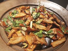 爆炒赤松茸黑牛肝菌-云海肴·汽锅鸡·云南菜(苏州中心店)
