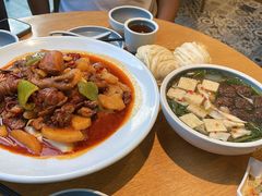 -金莹丸子汤清真(朝外SOHO店)