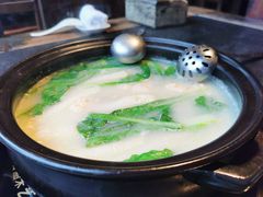 -大匠工房古船木艺术餐厅·猪肚鸡专门店(长白仙岛店)