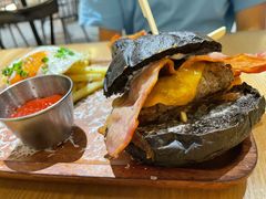 27&nbsp;牛肉汉堡-HELLO 27 意面·沙拉·帕尼尼