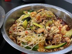 -周良天山牛杂城(天山路总店)