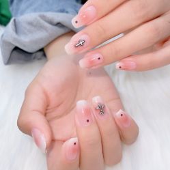 -七彩虹美甲美睫 半永久