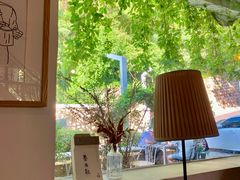 -彳亍咖啡·这里(水湾路店)
