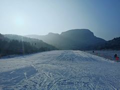 -济南卧虎山滑雪场