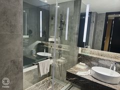 -上海虹桥西郊假日酒店