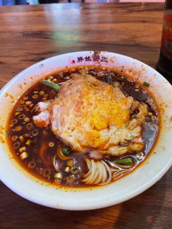 高胖妹面庄(两路口总店)-"牛肉和碗杂好吃得发疯,很赚钱的一家店却舍.