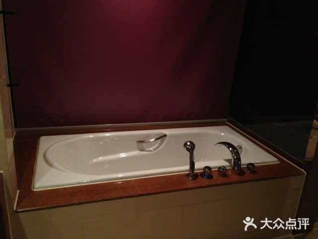 杭州龙禧福朋喜来登酒店洗浴间图片