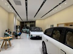 -理想汽车(世纪汇店)
