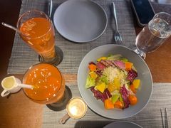 -卡普里披萨·牛扒·下午茶