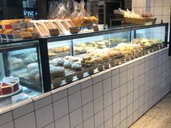 面包甜点陈列柜-黑草莓(重庆路店)