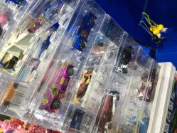 -逝水玩具折扣店