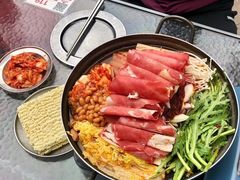 部队锅-MI WU FACTORY米屋美食工厂餐厅(绿地店)