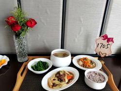 -臻康乃馨月子中心(集美店)