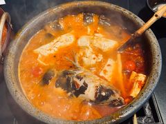 毛辣果酸汤鱼-Ameigo梅果·云贵川bistro(长宁来福士店)