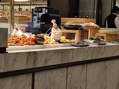 自助取餐区-上海临港美爵酒店·铃兰西餐厅