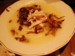 雪菜肉丝汤米粉-翠华餐厅