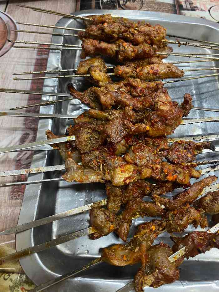 马楠烤肉-"地方不是讨太好找,但是人挺多.烤筋确实不.