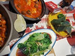 -刘姐啤酒鱼民族演艺餐厅(西街总店)