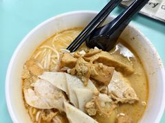 -亚王咖喱鸡米粉面