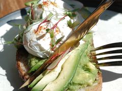牛油果温泉蛋吐司-O'mills Sourdough Bakery&Bistro(永嘉路店)