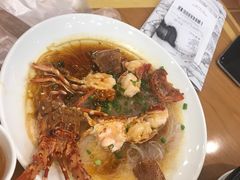 -虾弄弄海派小龙虾·牛羊蝎子火锅