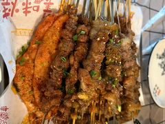 -顶峰夜宴·龙虾烧烤大排档(九江学院店)