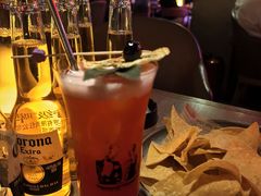 -FOUR PLAY BAR
