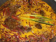 -茅草房·河畔园林火锅