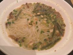 -鱼鲜饭香·招牌汽锅剁椒鱼头王