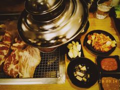 -肉甲韩国木炭烤肉(新壹街1店)