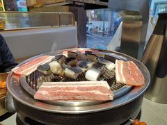 -围炉肉舍•炭烤活鳗•丹东海鲜烤肉(步行街店)