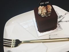 -UNI UNI(环亚凯瑟琳店)