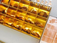 面包甜点陈列柜-西村叔叔的店·面包·甜品·蛋糕(崂山丽达店)