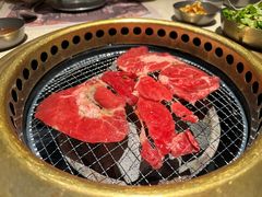 -蚂蚁洞·烤肉大营地(上海静安大悦城店)