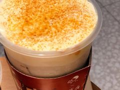 厚烧蛋糕波波牛乳茶-喜茶(深圳万象城黑金店)