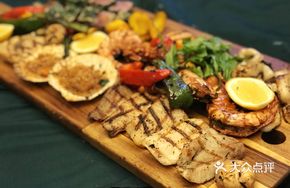 Charcoal-Grilled Mixed Seafood Platter