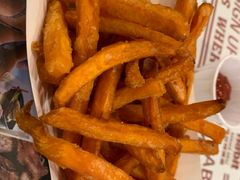 -The Habit Burger Grill 哈比特汉堡(世博店)
