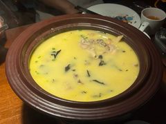 峭壁岩耳煨土鸡-索溪山寨·湘西饮食文化博物馆(标志门店)
