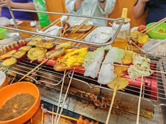 -哈尔滨小酒馆·鲜肉现穿自助烧烤(康新花园店)