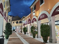 -佛罗伦萨小镇广佛名品奥特莱斯(疏港路店)